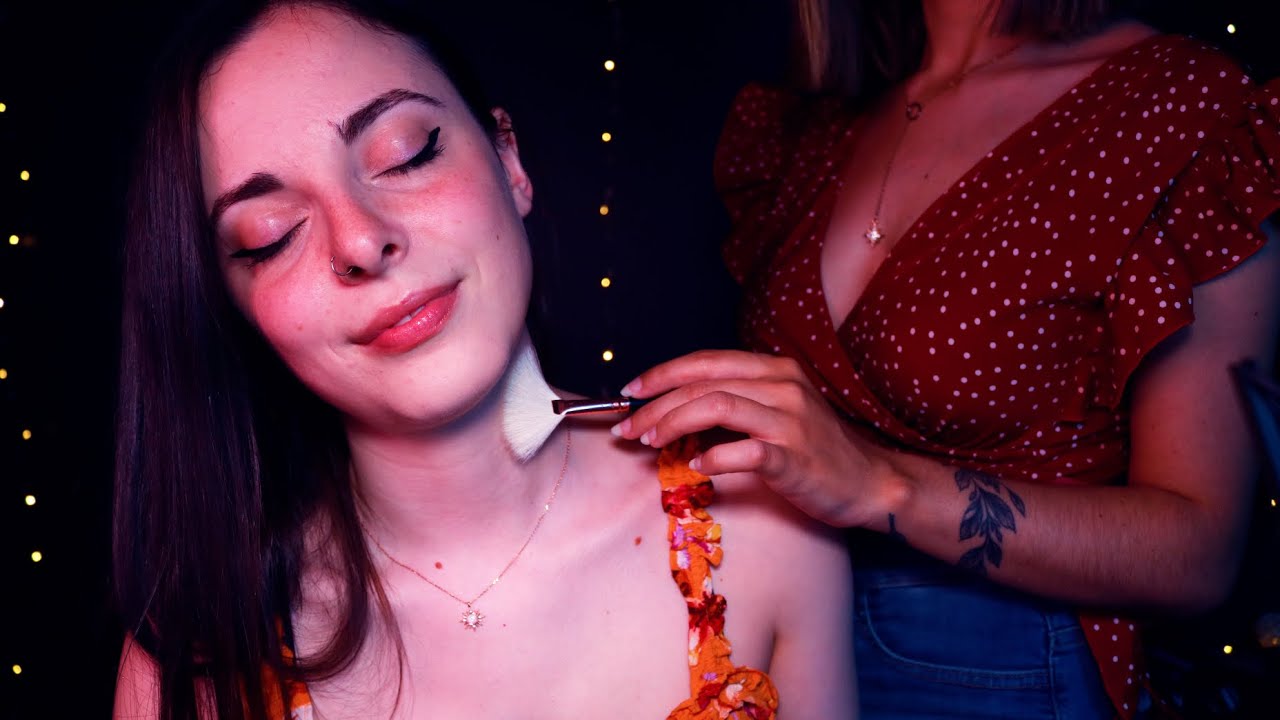 MAYA ASMR GIVES ME TINGLES 🙊😍 (soft touch, hair play, tracing, scratching, massage,  brushing)