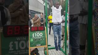 HANG CHALLENGE! HANG ON THE BAR FOR 100 SEC! A WINNER IN BIRMINGHAM! CONGRATULATIONS! £100 FOR HIM!