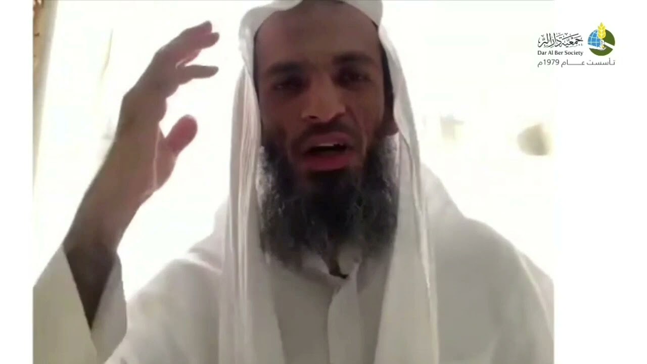 تشبيه الشيخ بالمصلي كأنه هذا الشرطي البريطاني الذي لايتحرك ! | الشيخ خالد إسماعيل