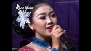 Bowo Melati Rinonce  - Siska Arum - Cs.Mari Kangen