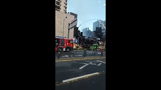 连云港墟沟京东电器自营店一栋大楼着火，面目全非