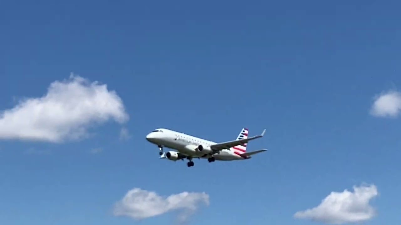 American Eagle Reg. N129HQ Embraer E175LR from Chicago Flight AA4483