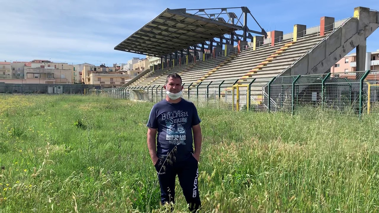 Stadio Mariotti ad Alghero, segno del declino - YouTube