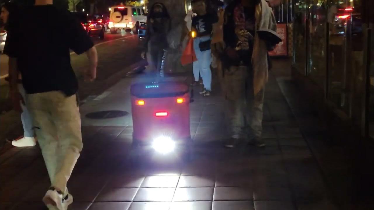 Coco Robot Delivery Food  Santa Monica Los Angeles 