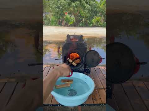 موقد الحطب الذي لا يدخن يمكن أن يحرق الدخان في النار