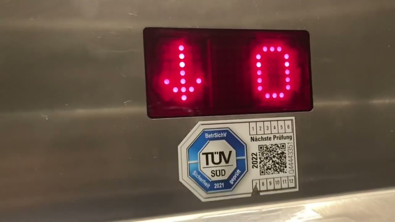 2017 Butz Aufzug in Kaiser-Wilhelms-Gymnasium Schule in München Thierschstraße 46