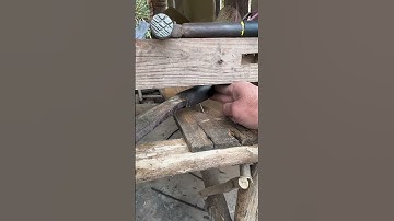 Driving nails into narrow spaces, a hatchet can solve big problems#shortvideo