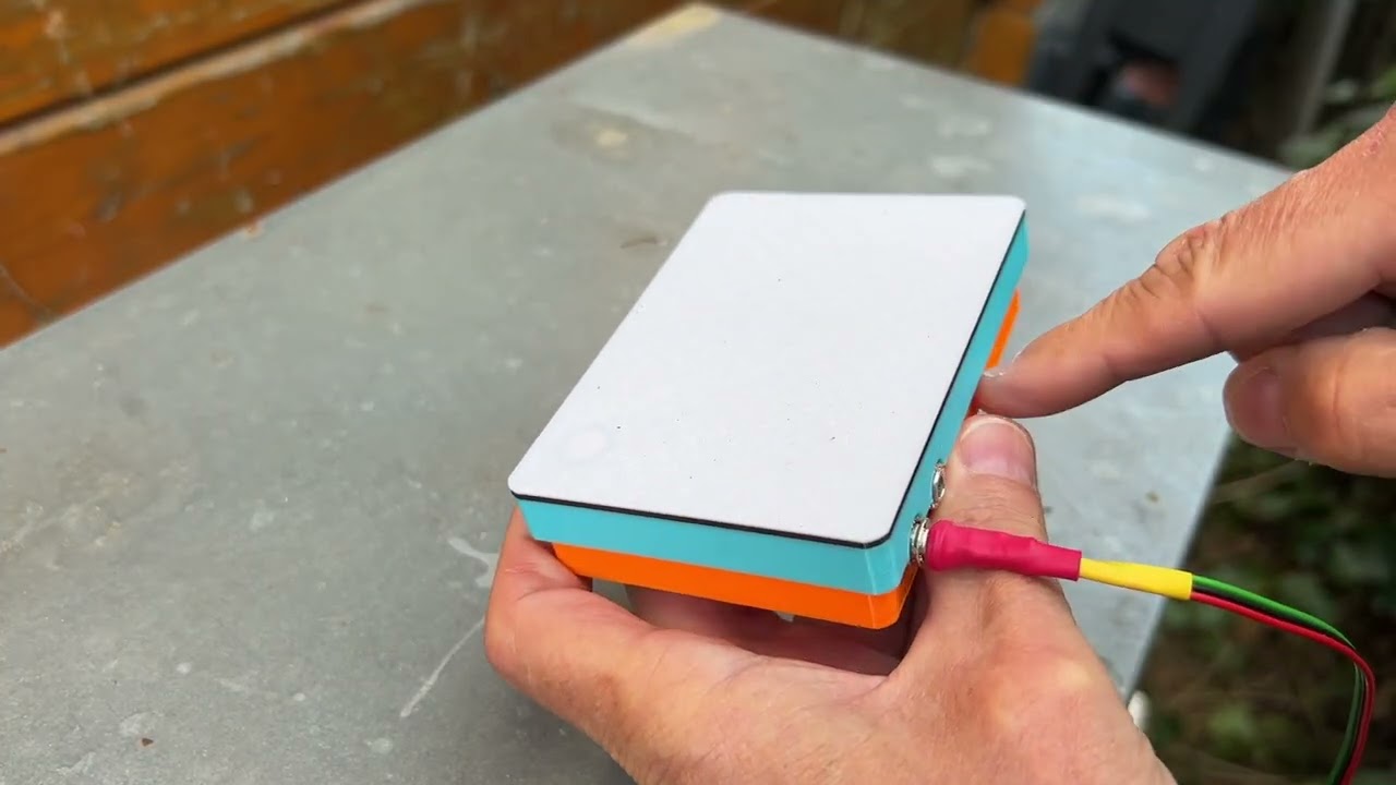 Temperatursensorwabe im Bienenstock - Konzept, Einbau, erste Daten