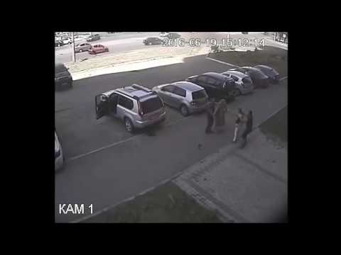 В дорожной разборке в Башкирии жестоко избили беременную автоледи (видео)