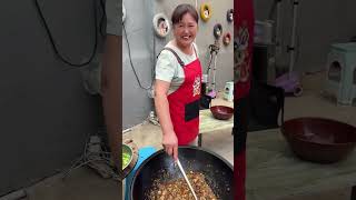 好久没做包子吃了，今天做的扇贝红烧肉包子 我姐真的以为我今天生日还提着东西来了😂😂😂 #我的乡村生活 #新农人计划 #农村美食记录生活