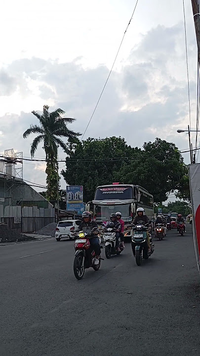 Download lagu Telolet Basuri Sayur Kol Bus HSI Trans Sultan Gresik