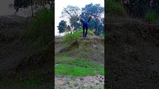 #viral #flip Unchi Jagah se backflip😱😱😱😭😭#shortsfeed #tranding #flipe #backflip 😱