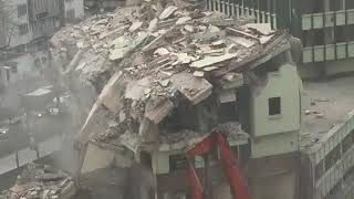 Bursa'da bina çöktü işçiler son anda kurtuldu