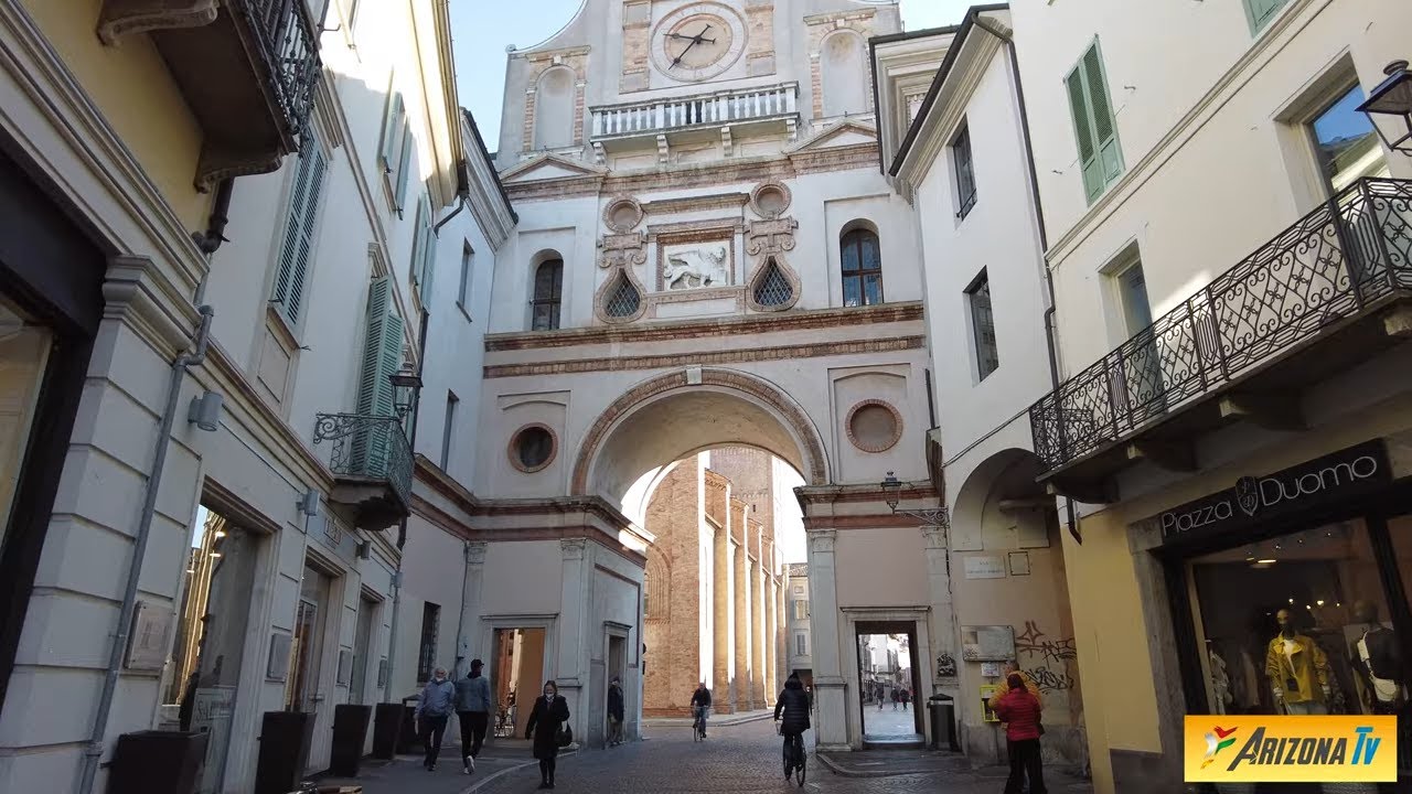 STREET VIEW - WALKING IN THE MORNING - CREMA - PASSEGGIANDO AL MATTINO - CREMA - 4K - #streetview