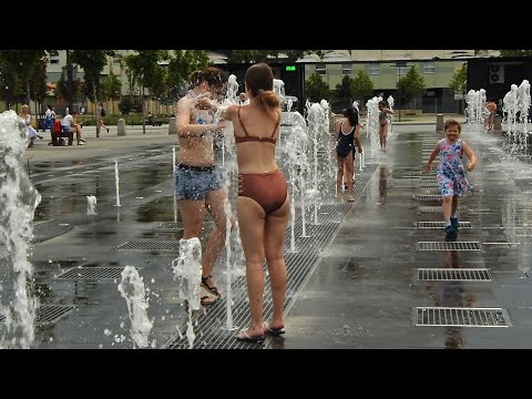 Girls and funny fountains in Khodynka Park! / Девочки и веселые фонтаны в Ходынском парке!