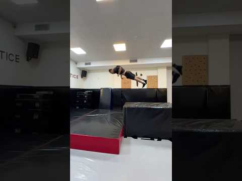 با آغوش باز به استقبال ناشناخته ها برو از ندانستن لذت ببر و ناممکن ها را ممکن کن  