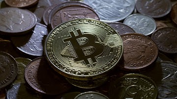 BITCOIN BACKGROUND LOOP - 4K/HD FOOTAGE