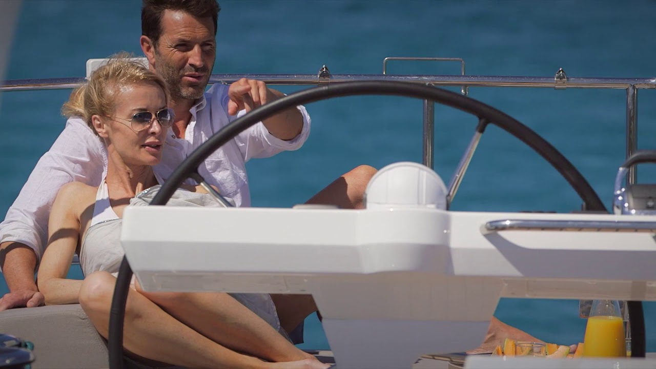 64 Jeanneau Sailboat Video highlighting all of the features and design innovations By: Jeanneau