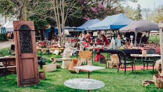 A large-scale flea market fair in an antique town in the south of France | L'Isle-sur-la-Sorgue