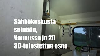 Taukovaunu RM Karelia TA6 - Sähkökeskus seinään, maasähköliitin paikoilleen
