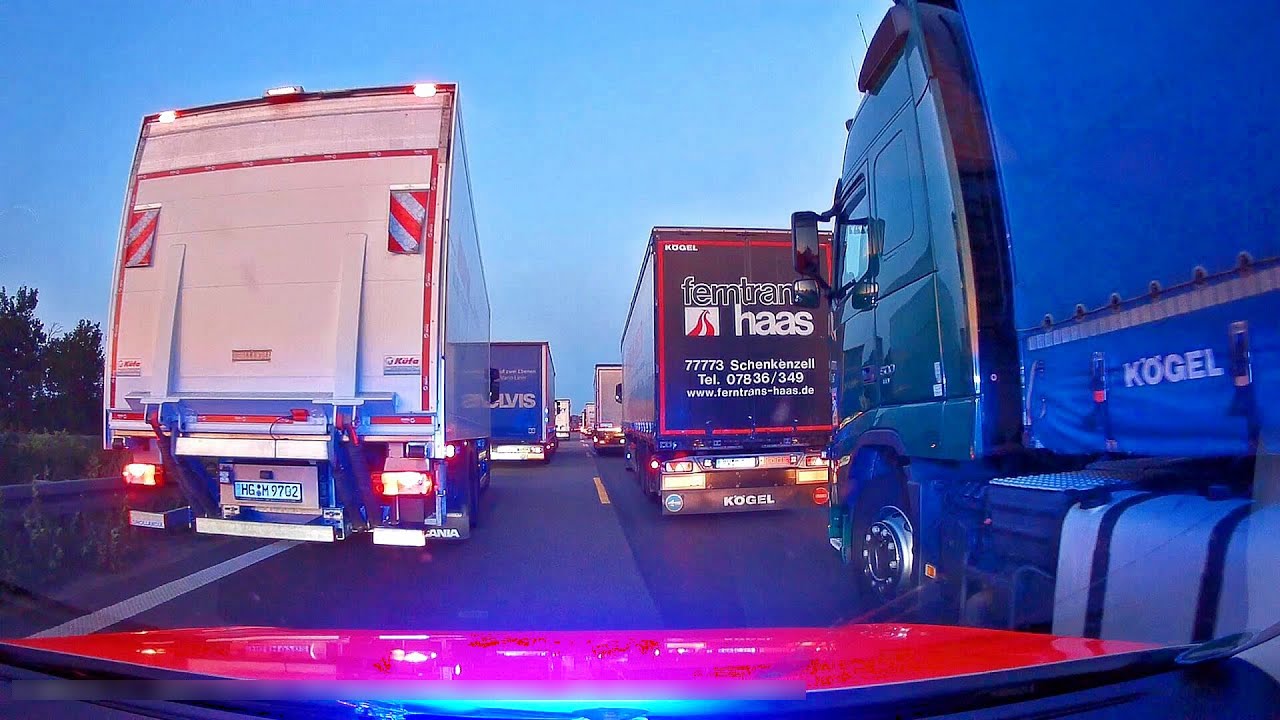 [INSIDE VIEW!] Einsatzfahrt durch SCHLECHTE RETTUNGSGASSE in BAUSTELLE - MTD auf Einsatzfahrt