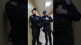 видео о наряде полиции...сразу после которого приехал другой наряд и за 5 мин. принял и уехал часть2