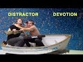 Distractor  devotion official