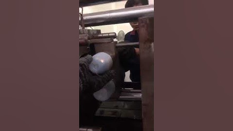 Portable water cup lid/cap making injection mold and plastic molding machine manufacturing