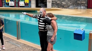 Tom The SeaWorld Mime Entertaining at SeaWorld Orlando