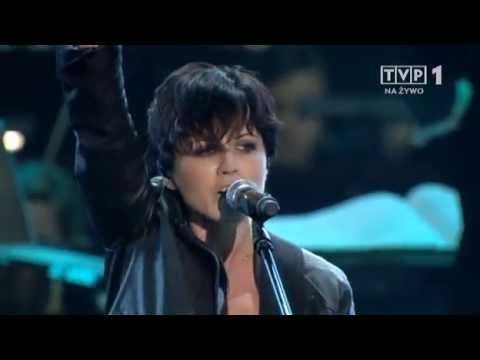 Dolores O'Riordan & Sinfonia Varsovia  - Zombie ( Live in Warsaw )