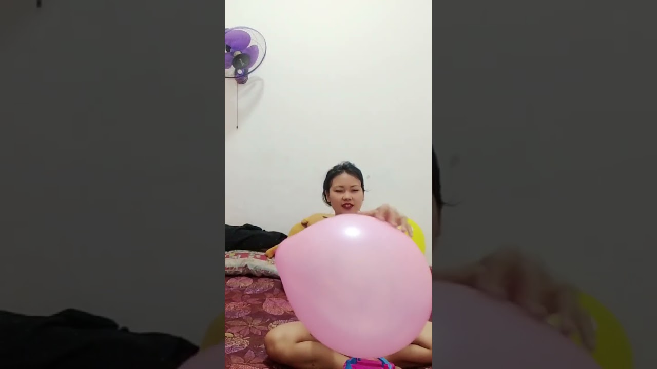 BALON BALON BESAR MELETUS DENGAN BRUTAL