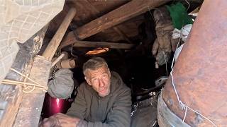 видео: Бездомный построил тайный дом в горах, потеряв миллионы картинка: Бездомный построил тайный дом в горах, потеряв миллионы