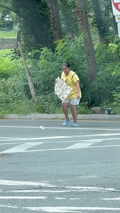 GYPSY HAZARD IN THE ROAD! Bump bump! Georgia Ave/16th #scammer #silverspringmd