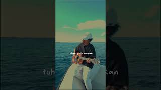 menari nari di laut Wakatobi