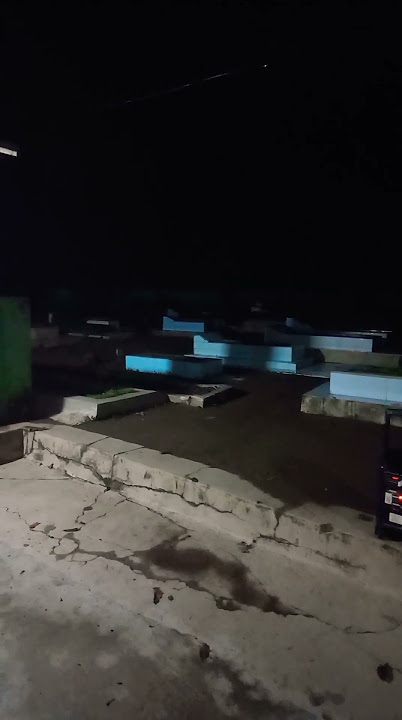 bangunin sahur di desa❎              bangunin sahur di makam✅