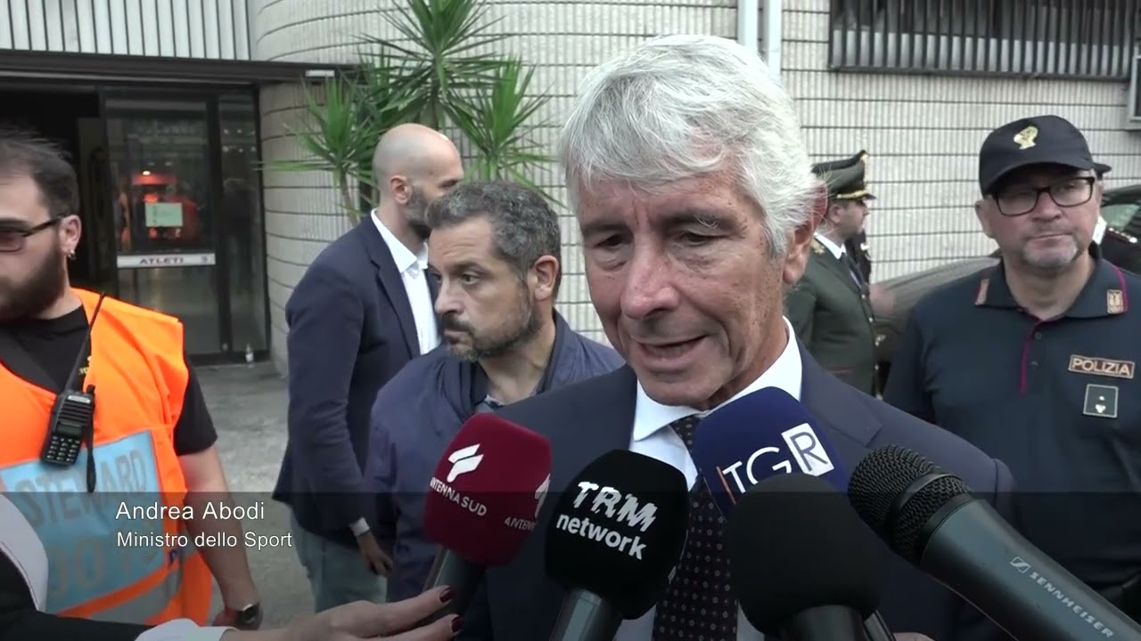 Funerali dei ragazzi ultras: lacrime, dolore e partecipazione allo stadio di Foggia