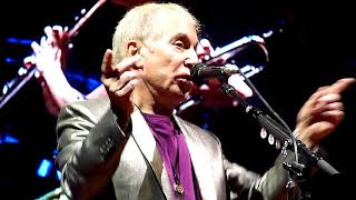 Video thumbnail of "Paul Simon -- BRIDGE OVER TROUBLED WATER -- Ziggo Dome - Amsterdam -- 8 july 2018"