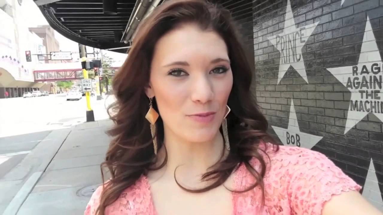 Vote for Miss Minnesota 2014 Savannah Cole