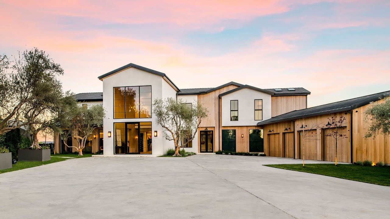 $15,500,000! Brand new contemporary home in Hidden Hills with utmost tranquility and seclusion