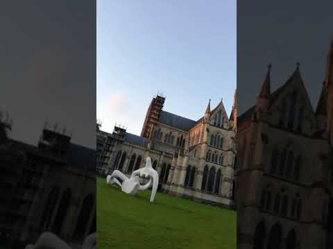 Video: Catedrala din Salisbury are clopote?