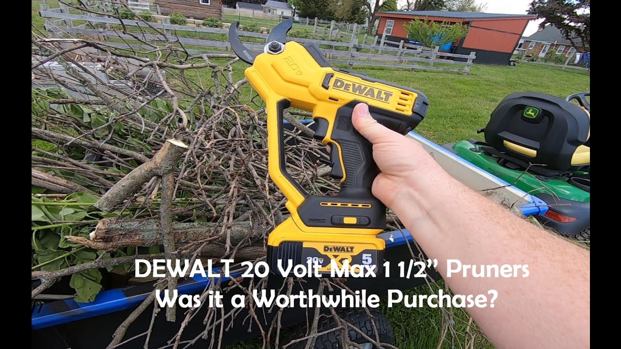 DEWALT DCPR320 20V MAX* 1.5 Cordless Pruner