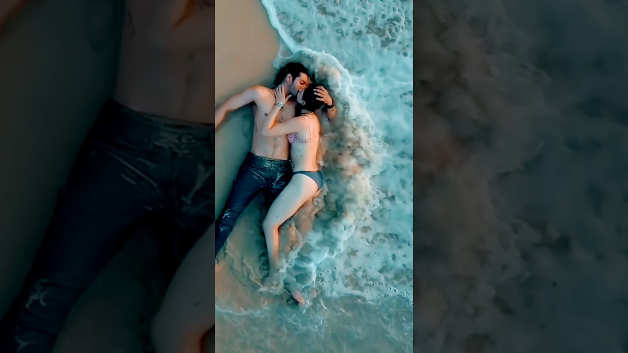 Aneetpadaa Romantic Scenes in Saiyara Movie