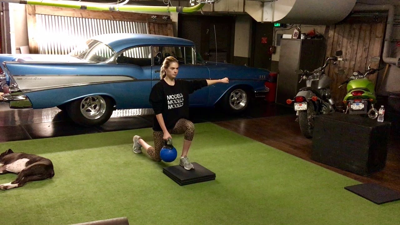 Kate Upton: Deficit Reverse Lunge/ Single Leg RDL Combo - YouTube