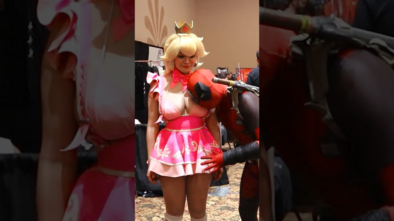 PEACHES PEACHES PEACHES PEACHES PEACHES 🍑 #princesspeach #mario #cosplay