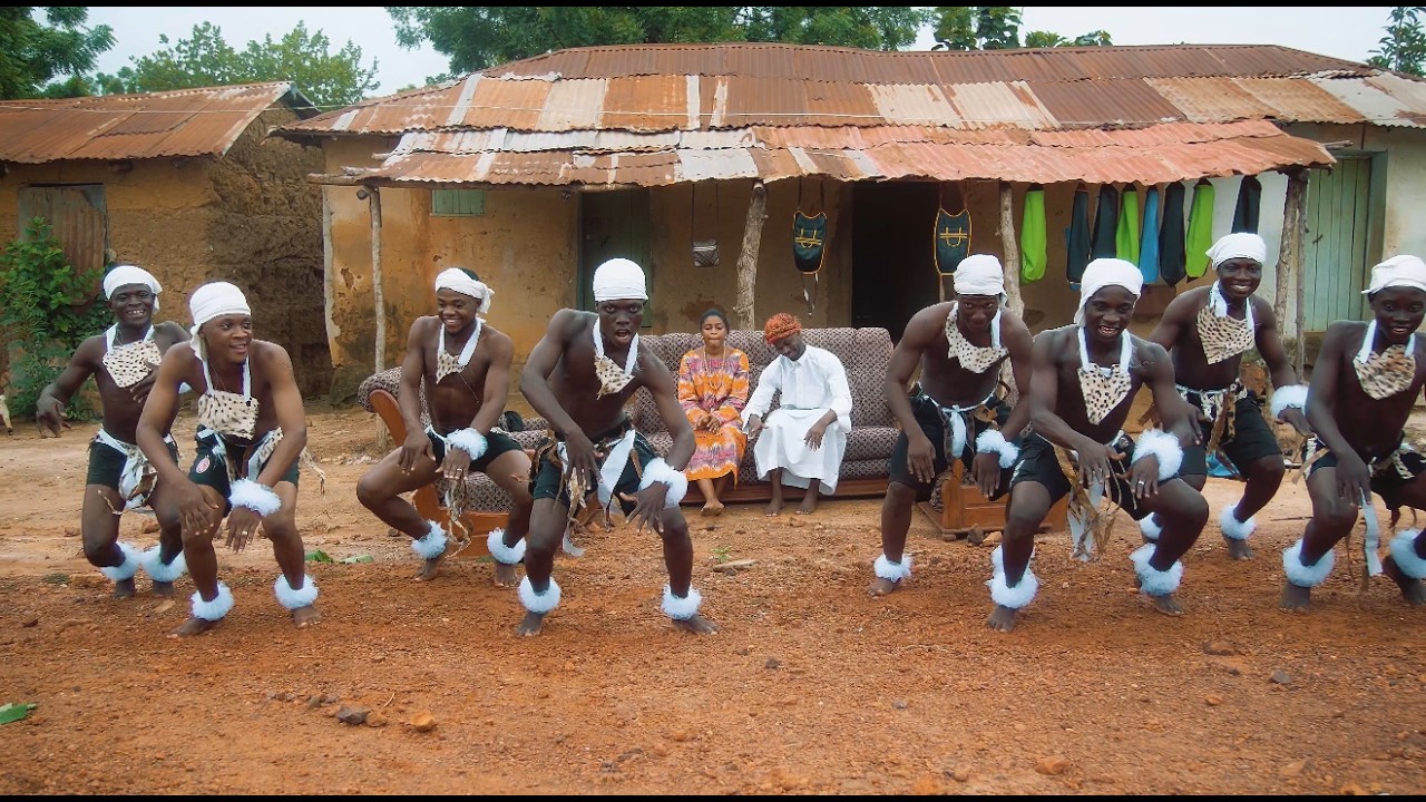 Guarda Ghix - Golo (clip officiel) su YouTube Guarda Ghix - Golo (clip officiel) su YouTube