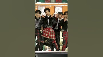 Rawr Feliz Navidad I can feel the evil coming but Felix Never Bad Fancam