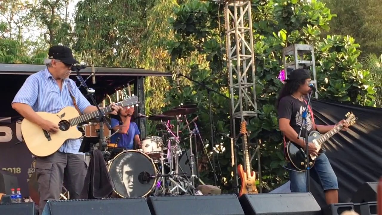 IWAN FALS - Yang Terlupakan live JEC Jogja 2018