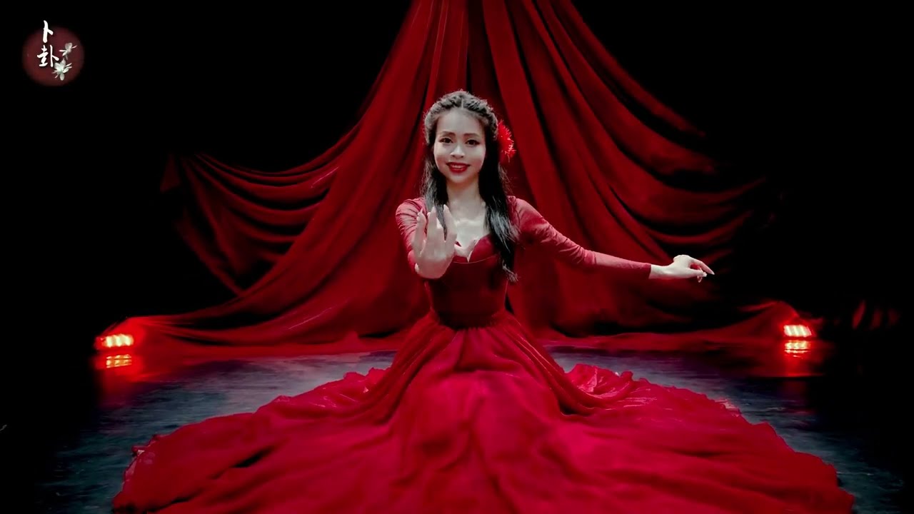 Quẻ Bói 《卜卦》- Múa Cover Kim Thần - phiên bản múa Váy 720  - Fanhua Ai Wudao