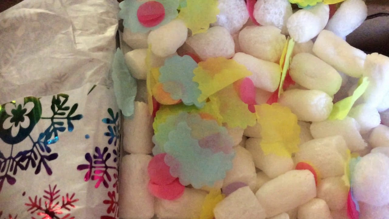 Unboxing my body bakery over the rainbow pamper me box