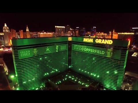 Elton John - Nikita - Live in Reggio Calabria - 2004